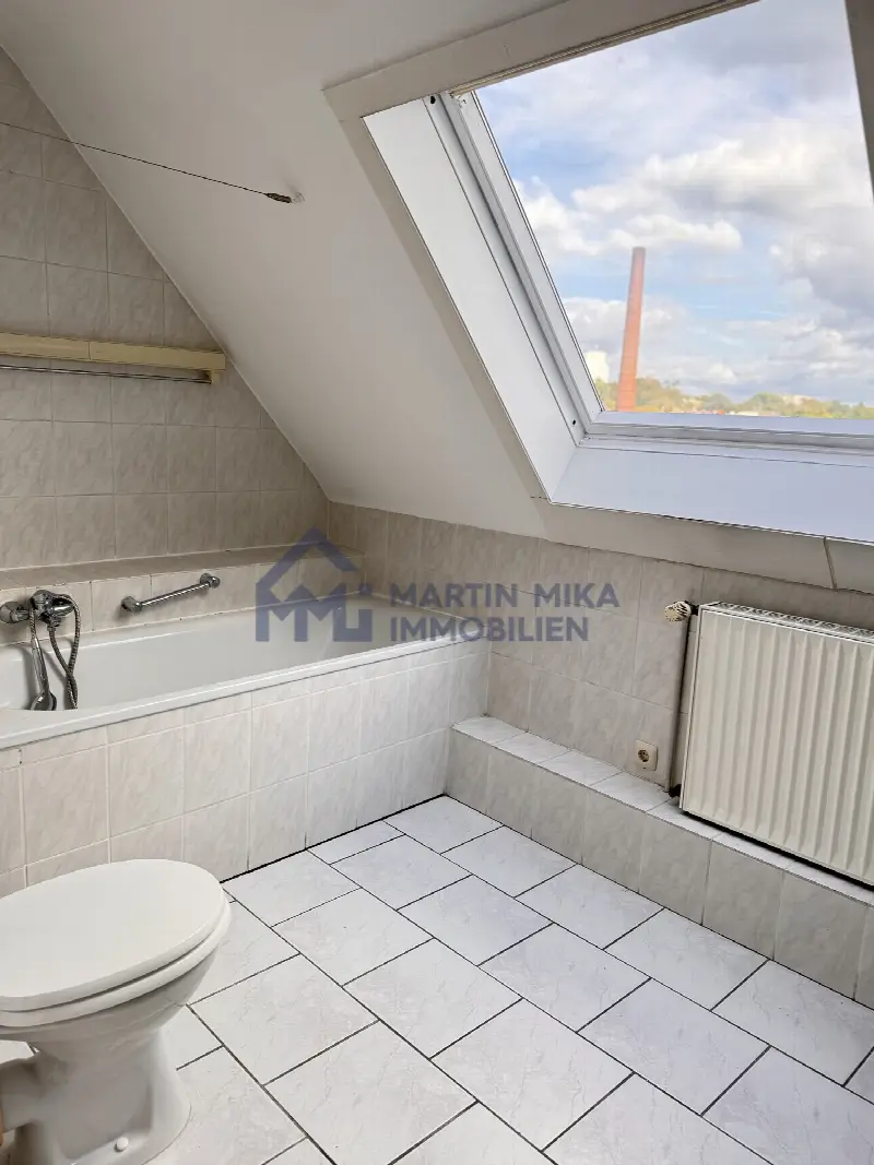 Badezimmer - Dachgeschosswohnung in Mönchengladbach