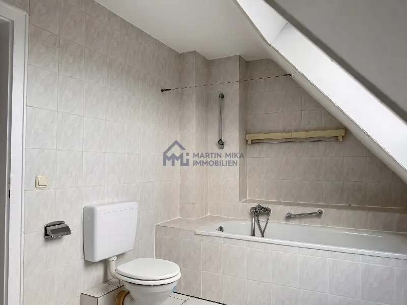 Badezimmer - Dachgeschosswohnung in Mönchengladbach