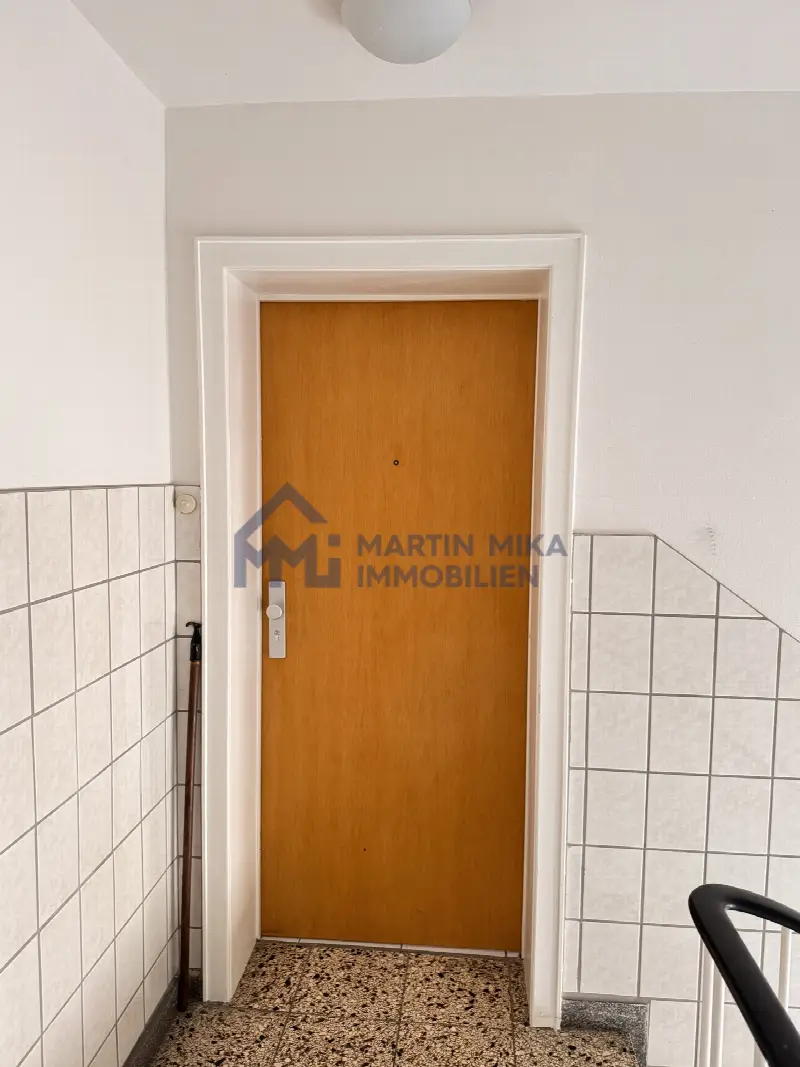 Wohnungstür - Dachgeschosswohnung in Mönchengladbach
